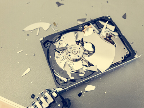خدمة تدمير محرك الأقراص الصلبة - CompuCycle